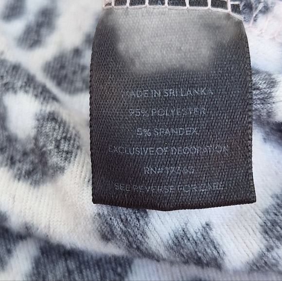 Simply Vera Vera Wang Women's Size Small Pink Print Hood Front Pocket Sweatshirt - Picture 3 of 7